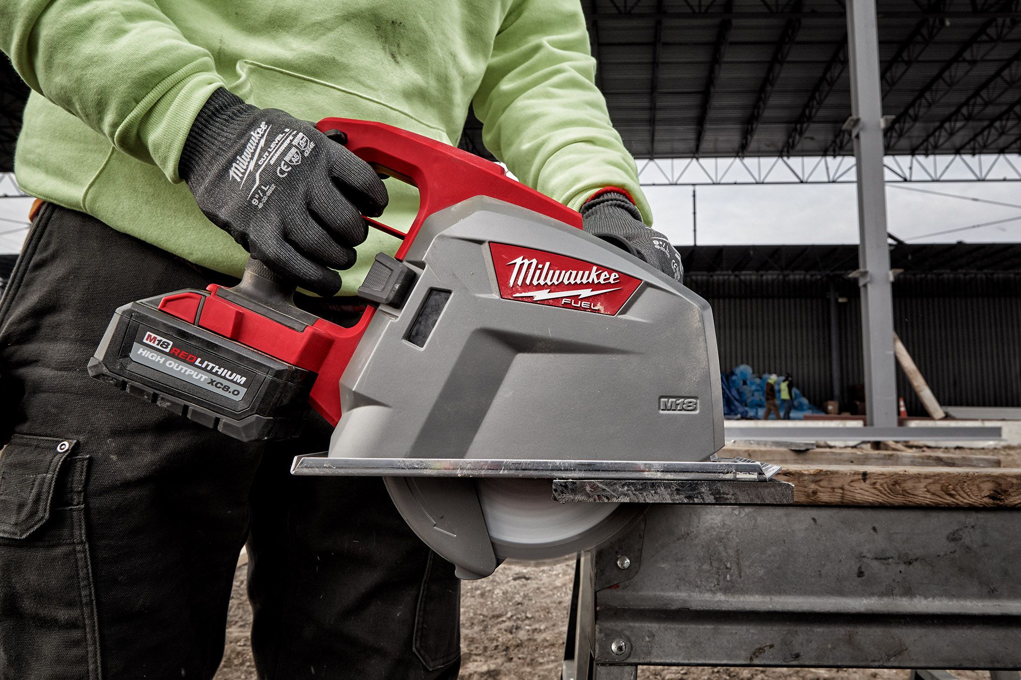 SIERRA CIRCULAR PARA CORTE DE METAL M18 FUEL ™ DE 8 " MILWAUKEE (2982-21)